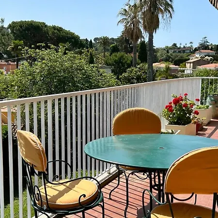 Lovely 4-person 200 M From Beaches Cap D'antibes Holiday home