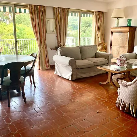 Lovely 4-person 200 M From Beaches Cap D'antibes Holiday home *